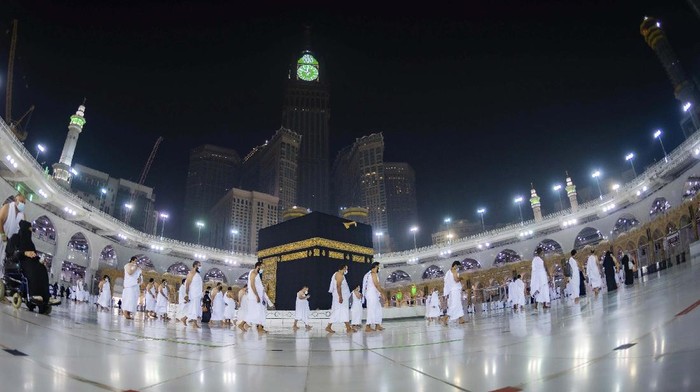 Mulai 1 Ramadan, Saudi Izinkan Jemaah yang Sudah Divaksinasi untuk Umrah