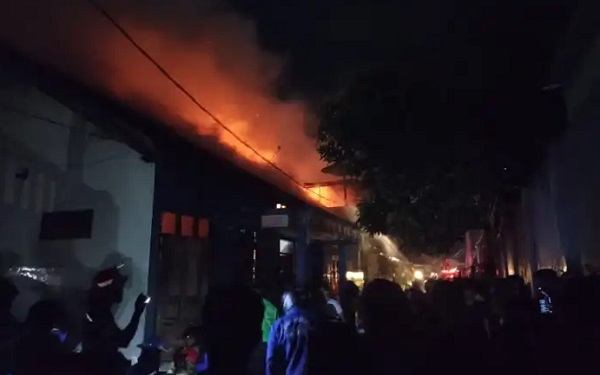 Diduga Gas Bocor, Tiga Rumah di Samarinda Ilir Terbakar