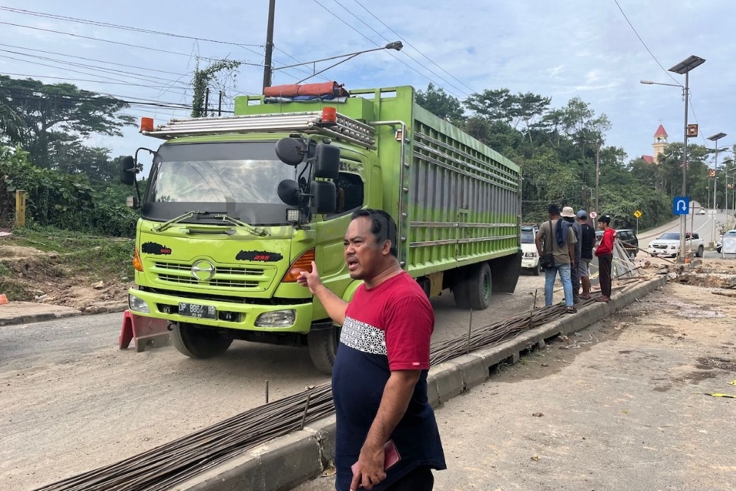 Anggota DPRD Bontang Tinjau Proyek Pemasangan Box Culvert di Jalan Cipto Mangunkusumo