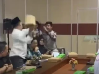 Tak Digaji Berbulan-Bulan, Pekerja Teras Samarinda Terpaksa Tinggal di Gudang