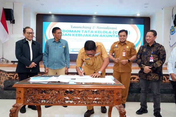 Wali Kota Bontang Resmi Luncurkan Pedoman Tata Kelola dan Kebijakan Akuntansi Perumda AUJ
