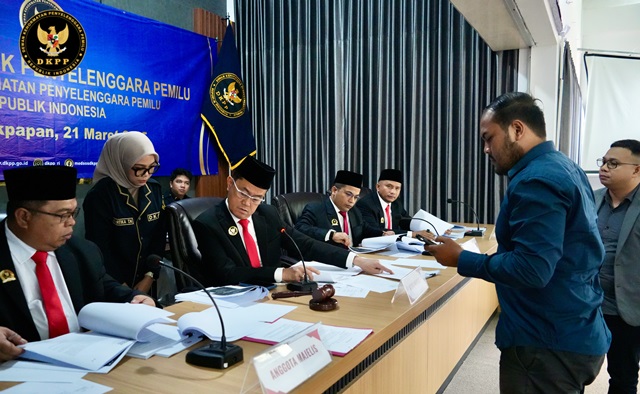 Gara-Gara Hadiah Umrah, Bawaslu Balikpapan Diperiksa DKPP