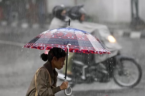 BMKG Ingatkan Potensi Pohon Tumbang dan Banjir, Hujan Lebat di Kaltim Diprediksi hingga 10 April 2025