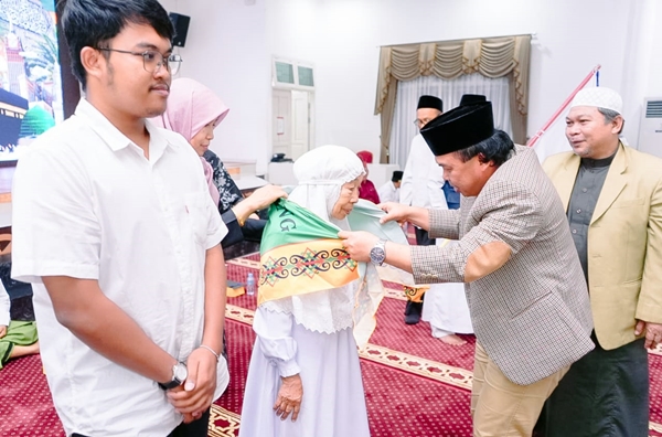 "Labbaik Allahumma Labbaik"... 151 Calon Haji Bontang Siap Menuju Tanah Suci