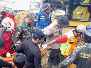 Sutiah, Korban Longsor Samarinda Ditemukan Meninggal setelah 1 Hari Hilang