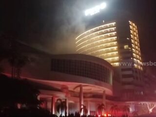 Diduga Korsleting Listrik Picu Kebakaran Big Mall Samarinda Kaltim, 7 Orang Dievakuasi Tak Sadarkan Diri