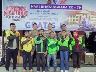 Rayakan Hari Bhayangkara ke-79, Satlantas Samarinda Bagi-Bagi Bantuan untuk Driver Ojol