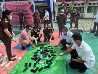 244 Kasus Tuntas, Kejari Kutim Musnahkan Ratusan Barang Bukti Termasuk 4 Kg Sabu