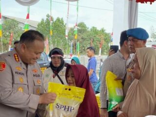 Polresta Samarinda Gelar Gerakan Pangan Murah, 3 Ton Beras Ludes Diserbu Warga