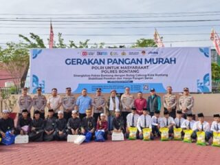Stabilkan Harga, Polres Bontang Sediakan Sembako Murah untuk Warga dan Pelajar