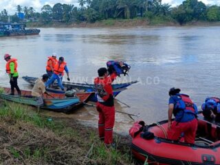 ABK Hilang setelah Minta Difoto saat Berenang di Sungai Mahakam