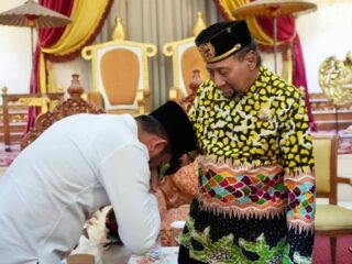 Gubernur Kaltim Silaturahmi ke Sultan Kutai, Tegaskan Penghormatan Adat dan Budaya
