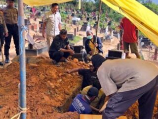 Pria Tanpa Identitas Ditemukan Meninggal di Rumah Kosong, Polres Bontang Bantu Proses Pemakaman